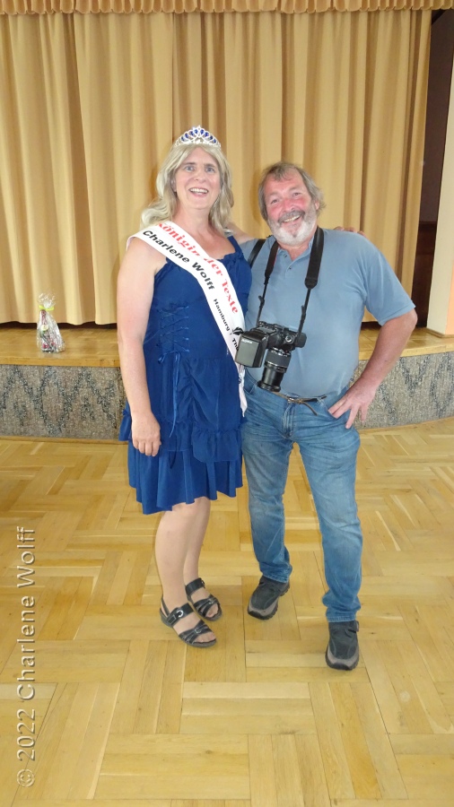 Hoheitenfotograf Andreas Lawrenz mit Königin der Texte Charlene Wolff